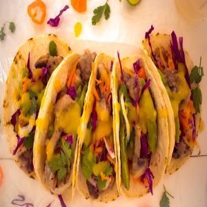 Tacos de camarón vegano y salsa de mango