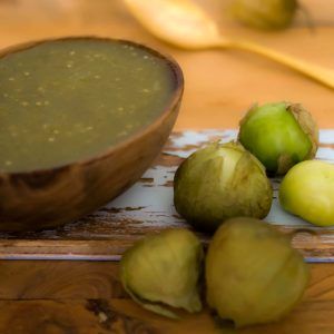 tomatillo de milpa en salsa verdemuy mexicana