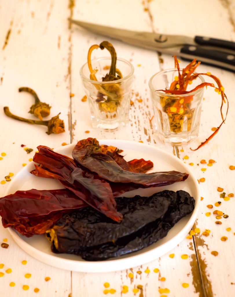 Limpiar chiles secos