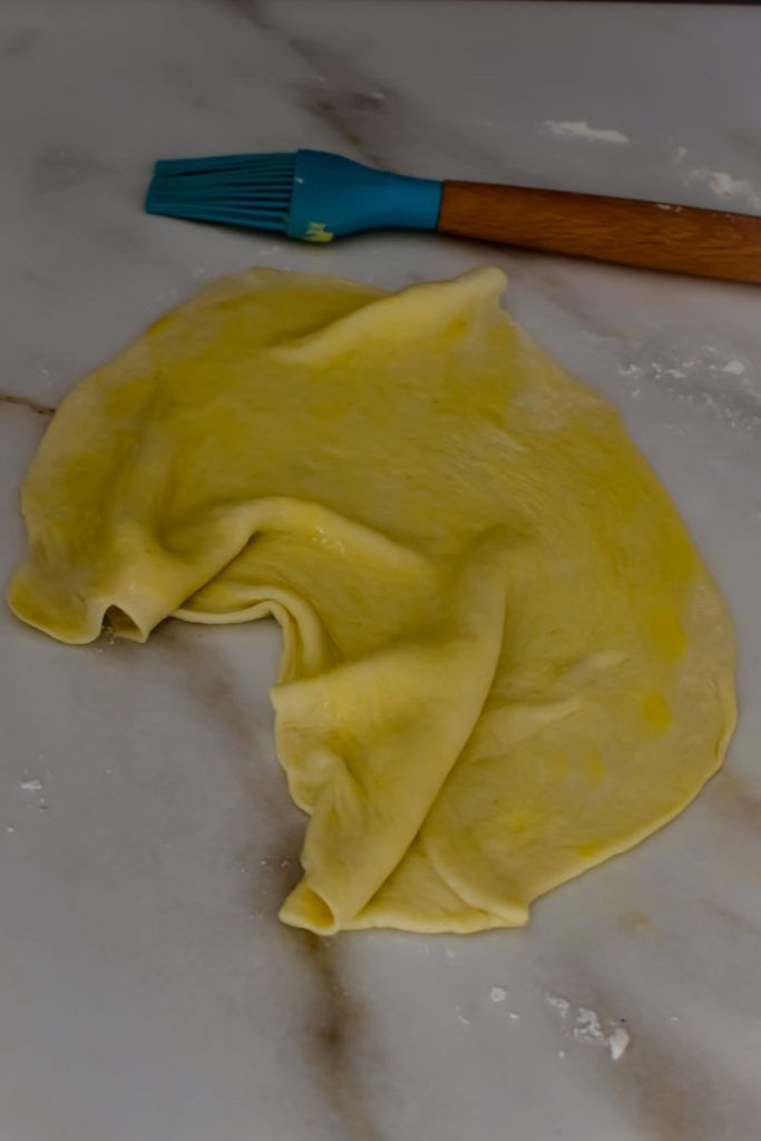 Naan con mantequilla por dos lados.