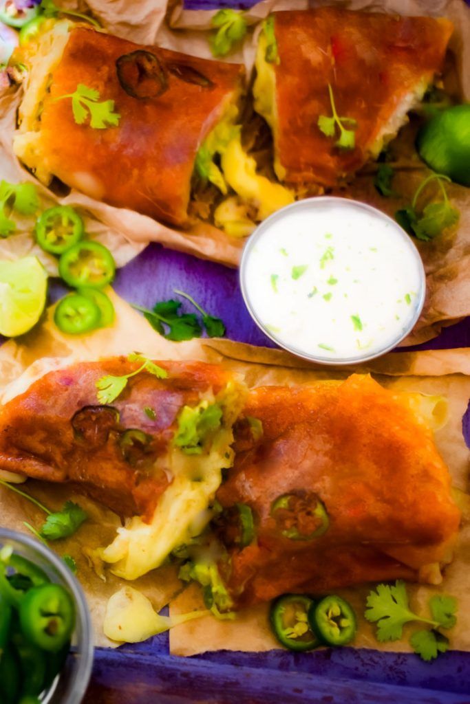 Burrito con costra de queso Jalapeño.